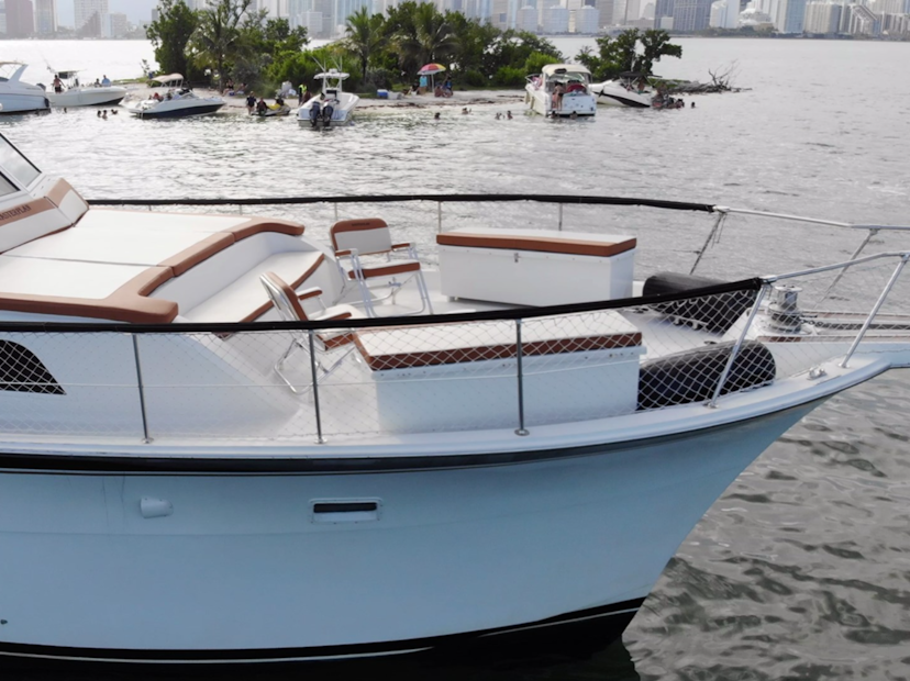 Miami Style Yacht